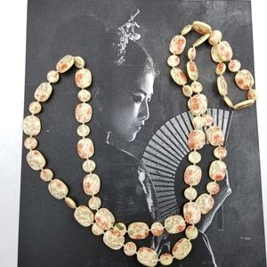 Vintage floral design plastic beaded necklace